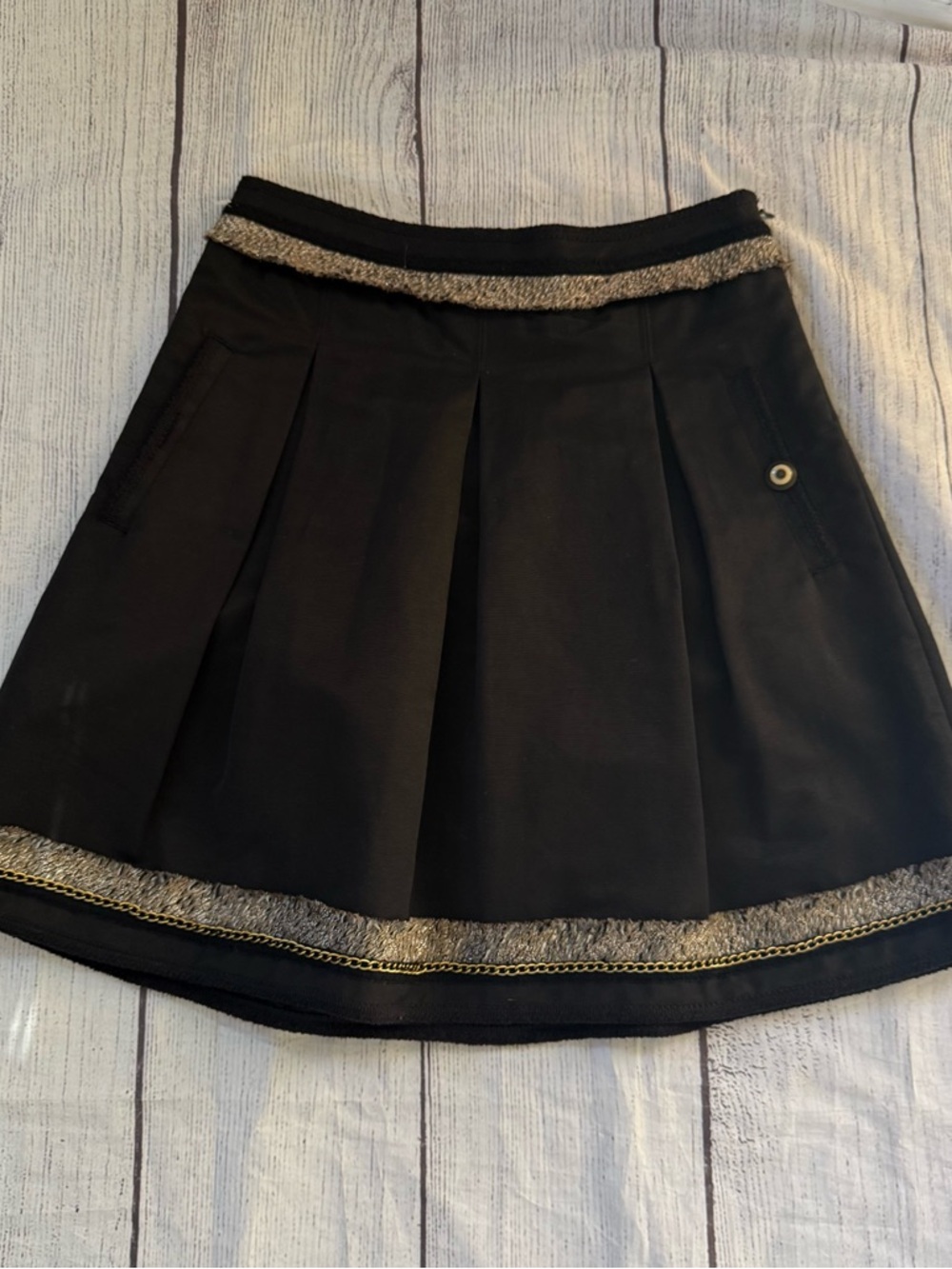 BCBG Skirt Sz 2 Women’s Black Kailin The Pleated Skirt MISSING 1 BUTTON